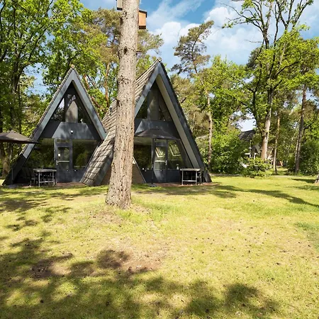 Dom wakacyjny Semi-detached 'muizenoortje' At Park Vosseven Stramproy